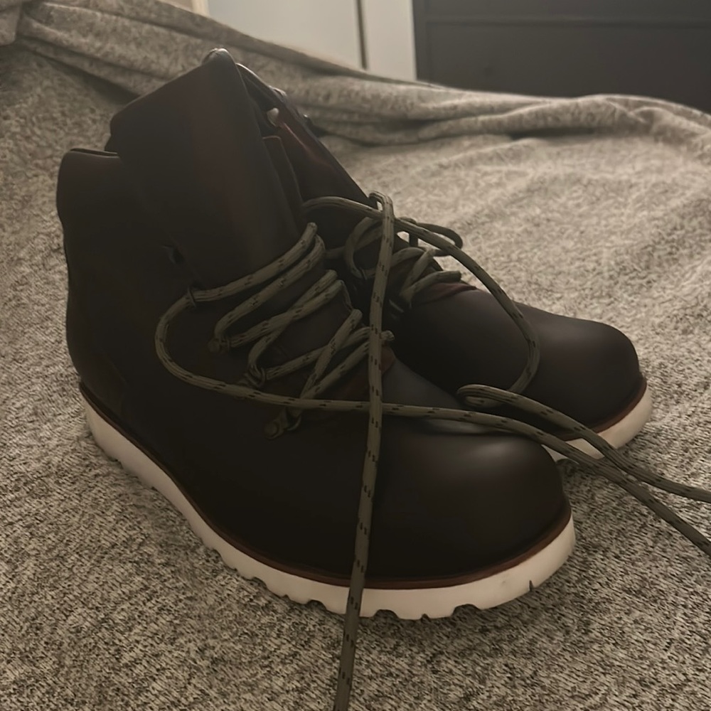 Ugg men's boots size 10